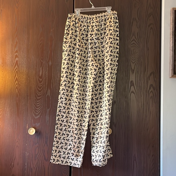 Disney 2pc. Lounging set with pants and robe. Shiny, silky appearance. Size S/M - Picture 12 of 14